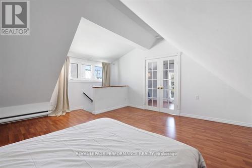 12 Adelaide Street, Ottawa, ON - Indoor Photo Showing Bedroom
