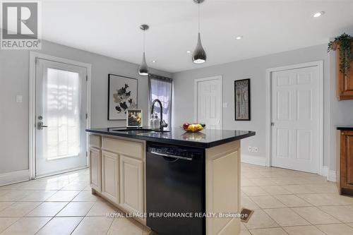12 Adelaide Street, Ottawa, ON - Indoor Photo Showing Kitchen