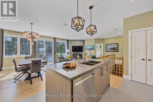 15 Stoney Road, Tiny, ON - Indoor Photo Showing Other Room