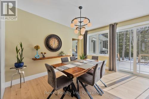 15 Stoney Road, Tiny, ON - Indoor Photo Showing Dining Room