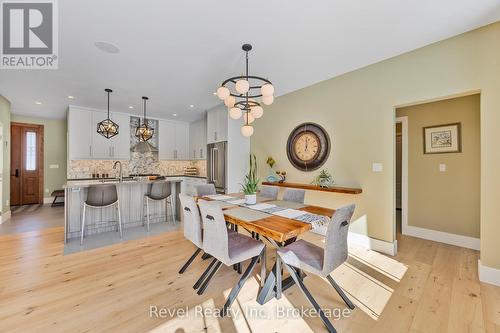 15 Stoney Road, Tiny, ON - Indoor Photo Showing Dining Room