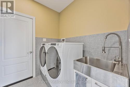 15 Stoney Road, Tiny, ON - Indoor Photo Showing Laundry Room