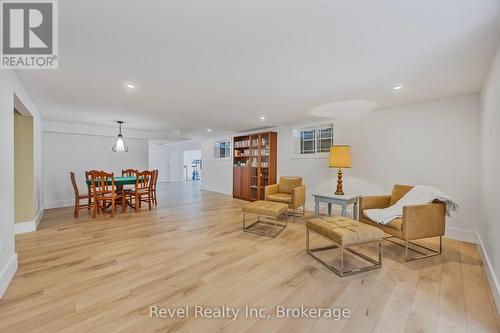 15 Stoney Road, Tiny, ON - Indoor Photo Showing Other Room