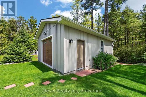 15 Stoney Road, Tiny, ON 