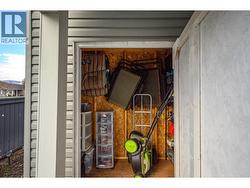 Storage on entrance level - 