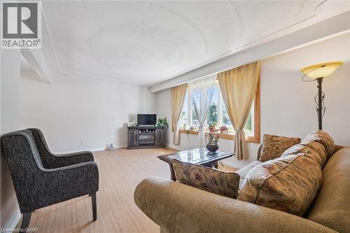 582 Skylark Road, Waterloo, ON - Indoor Photo Showing Living Room