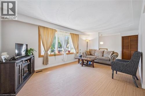 582 Skylark Road, Waterloo, ON - Indoor Photo Showing Living Room