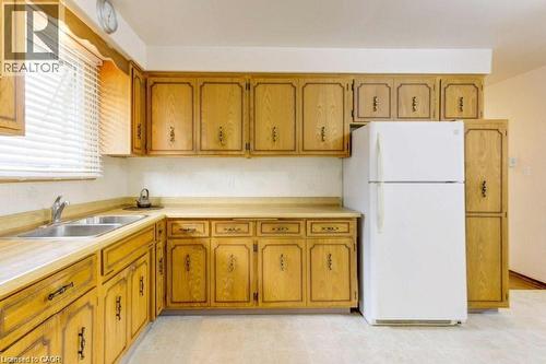582 Skylark Road, Waterloo, ON - Indoor Photo Showing Kitchen With Double Sink