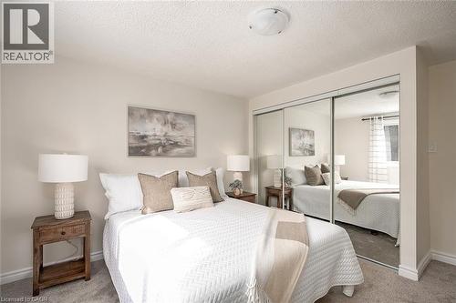 33 Gemini Drive, Hamilton, ON - Indoor Photo Showing Bedroom