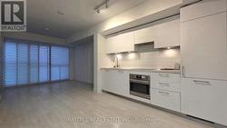 402 - 33 FREDERICK TODD WAY  Toronto, ON M4G 0C9