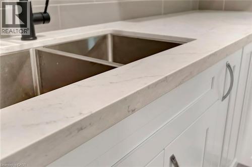 6 Ruskview Road Unit# 2, Kitchener, ON - Indoor Photo Showing Kitchen