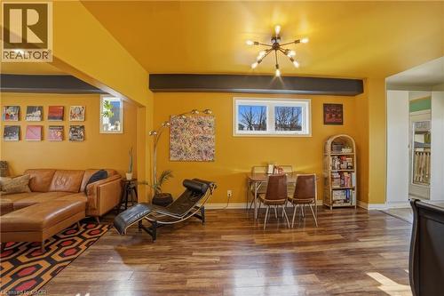 81 Ottawa Street N, Hamilton, ON - Indoor Photo Showing Living Room