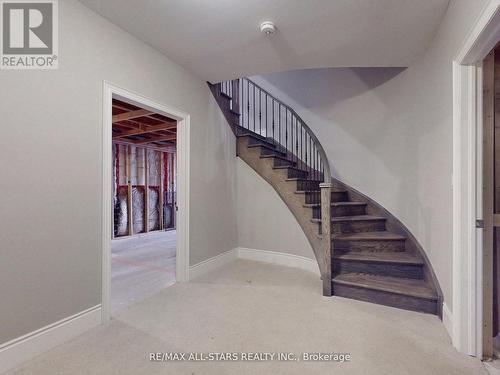 48 Cairns Gate, King, ON - Indoor Photo Showing Other Room