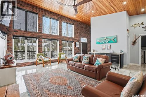 2 Bruin Boulevard, Candle Lake, SK - Indoor Photo Showing Living Room