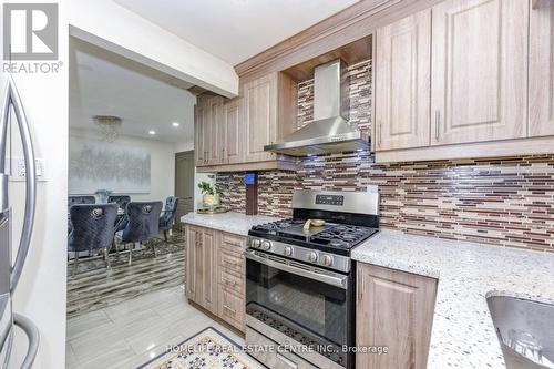20 Oleander Crescent, Brampton, ON - Indoor Photo Showing Kitchen