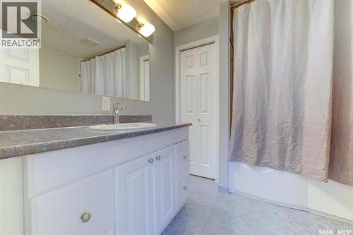 342 Stensrud Road, Saskatoon, SK - Indoor Photo Showing Bathroom