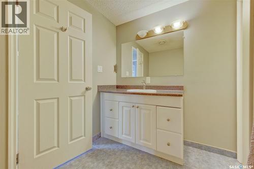 342 Stensrud Road, Saskatoon, SK - Indoor Photo Showing Bathroom