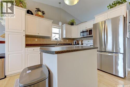 342 Stensrud Road, Saskatoon, SK - Indoor Photo Showing Kitchen