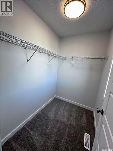 5449 Buckingham Drive E, Regina, SK 