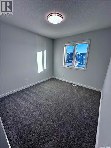 5453 Buckingham Drive E, Regina, SK 