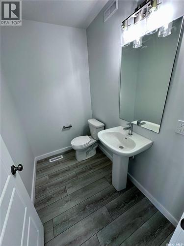 5453 Buckingham Drive E, Regina, SK 