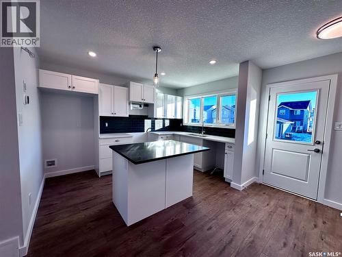 5457 Buckingham Drive E, Regina, SK - Indoor Photo Showing Kitchen