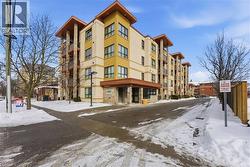 26 WELLINGTON Street Unit# 404  St. Catharines, ON L2R 6Y8