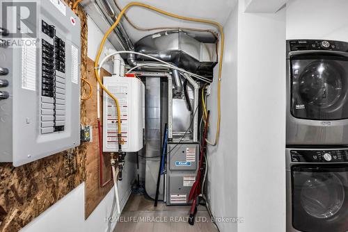 195 Randi Road, Mississauga, ON - Indoor Photo Showing Laundry Room