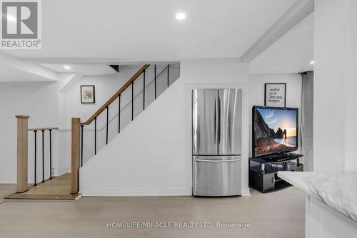 195 Randi Road, Mississauga, ON - Indoor Photo Showing Other Room