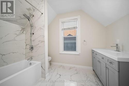 922 Princess Avenue, London East (East G), ON - Indoor Photo Showing Bathroom