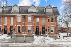 32 WAVERLEY STREET  Ottawa, ON K2P 0T9