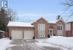 76 EDENBRIDGE DRIVE  Essa, ON L3W 0K8