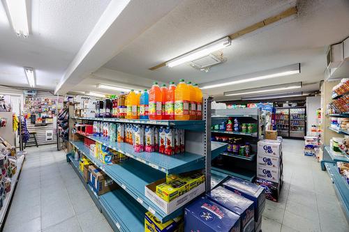 Commerce - 424 Rue Laurier, Val-Des-Sources, QC - Indoor