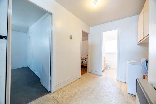 Hall d'entrée/Vestibule - 424 Rue Laurier, Val-Des-Sources, QC - Indoor Photo Showing Other Room