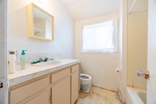 Salle de bains - 424 Rue Laurier, Val-Des-Sources, QC - Indoor Photo Showing Bathroom