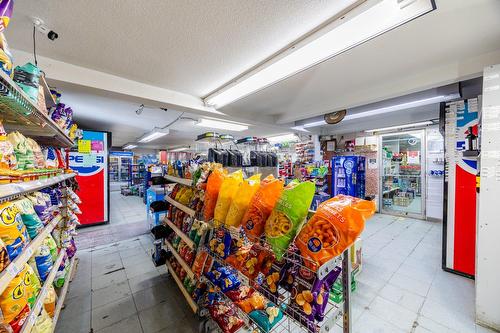 Commerce - 424 Rue Laurier, Val-Des-Sources, QC - Indoor With Storage