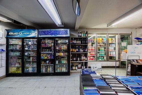 Commerce - 424 Rue Laurier, Val-Des-Sources, QC - Indoor