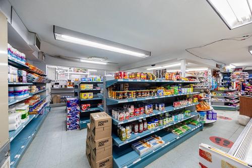 Commerce - 424 Rue Laurier, Val-Des-Sources, QC - Indoor