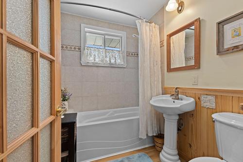 Salle de bains - 15 Av. Aurora, Pointe-Claire, QC - Indoor Photo Showing Bathroom