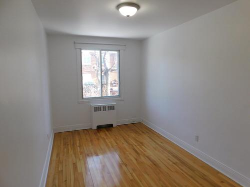 Chambre à coucher - 8-5985 Rue Souart, Montréal (Côte-Des-Neiges/Notre-Dame-De-Grâce), QC - Indoor Photo Showing Other Room