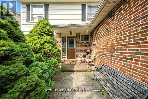 386 HANDLEY CRESCENT  Newmarket, ON L3Y 4T4