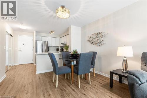 2565 Erin Centre Boulevard Unit# Ph7, Mississauga, ON - Indoor Photo Showing Dining Room