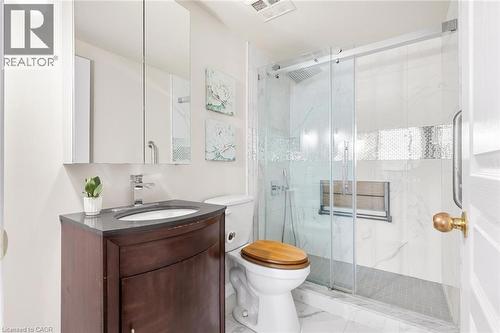 2565 Erin Centre Boulevard Unit# Ph7, Mississauga, ON - Indoor Photo Showing Bathroom