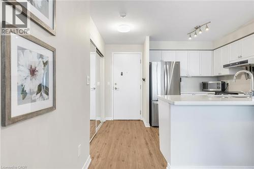2565 Erin Centre Boulevard Unit# Ph7, Mississauga, ON - Indoor Photo Showing Kitchen