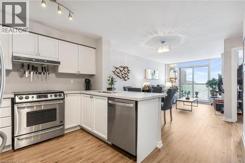 2565 Erin Centre Boulevard Unit# Ph7, Mississauga, ON - Indoor Photo Showing Kitchen With Stainless Steel Kitchen