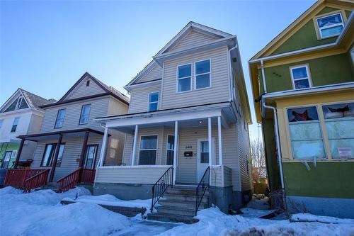 644 Mountain Avenue  Winnipeg, MB R2W 1L3