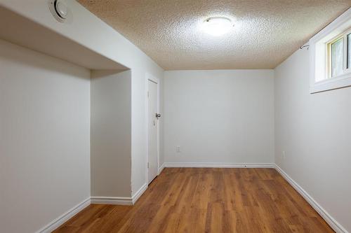 644 Mountain Avenue, Winnipeg, MB - Indoor Photo Showing Other Room