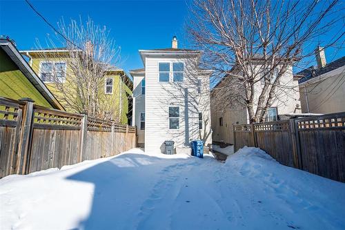 644 Mountain Avenue, Winnipeg, MB - Outdoor