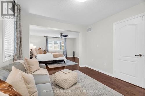 879 Etherington Way, Milton, ON - Indoor Photo Showing Living Room