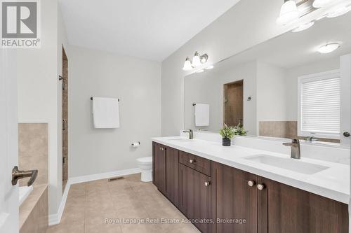 879 Etherington Way, Milton, ON - Indoor Photo Showing Bathroom